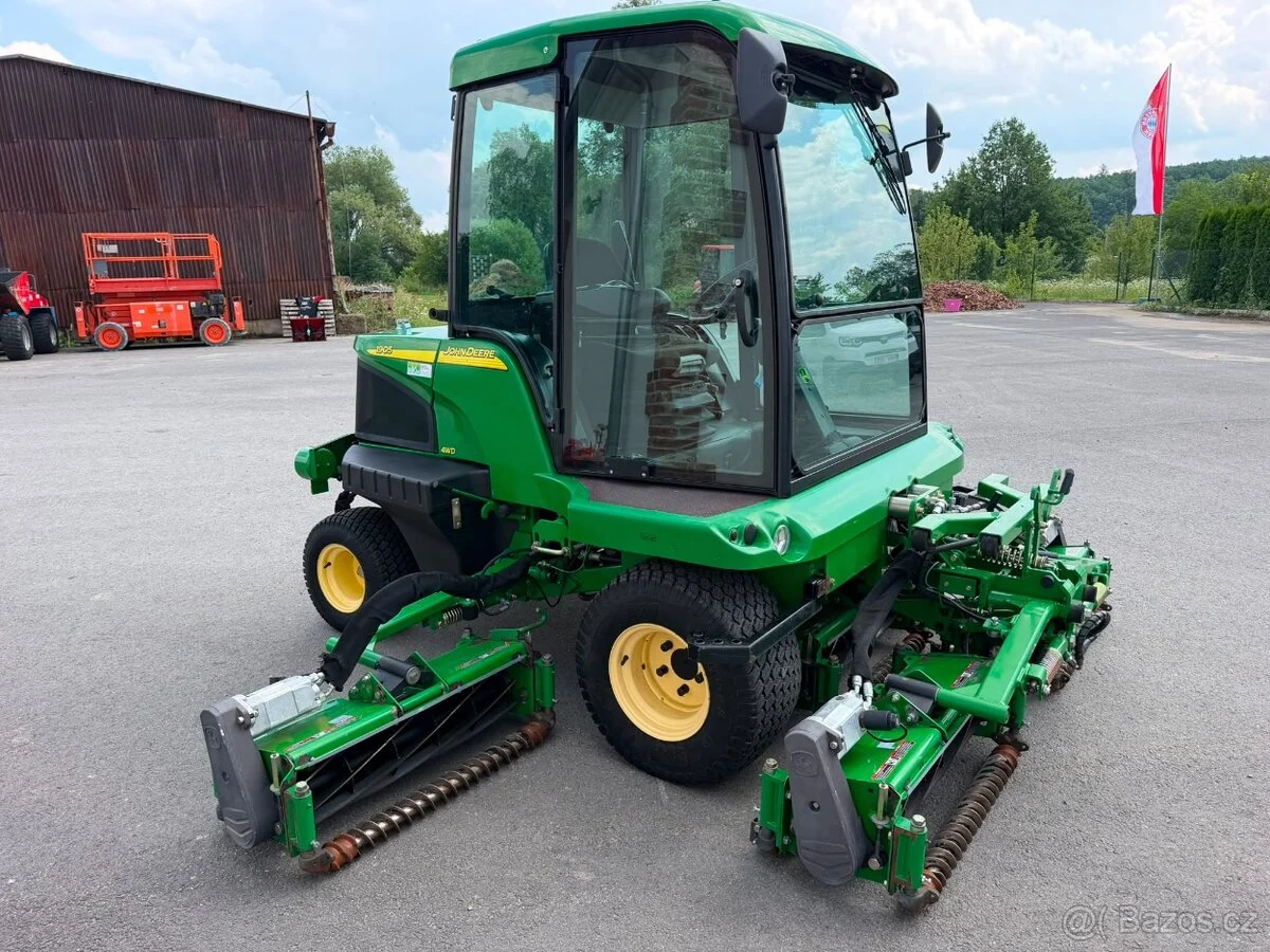 Vřetenová sekačka John Deere 1905 4x4