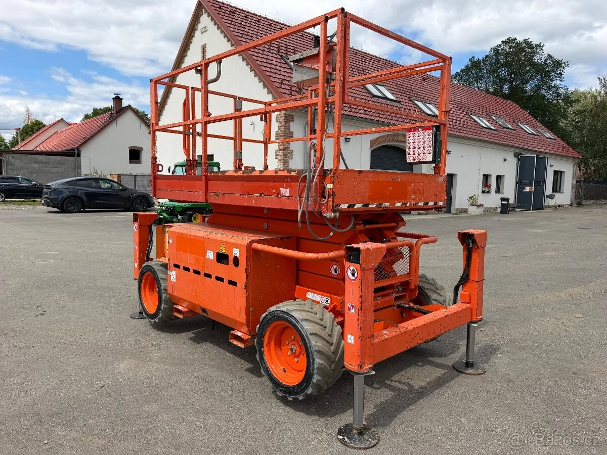 Skyjack SJ6832 RTE Hybrid 4x4 – pouze 324 mth